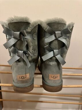 UGG Bailey Bow II Boots SIZE 11 in Sea Green/Cascade Teal/Succulent/Aloe MidCalf